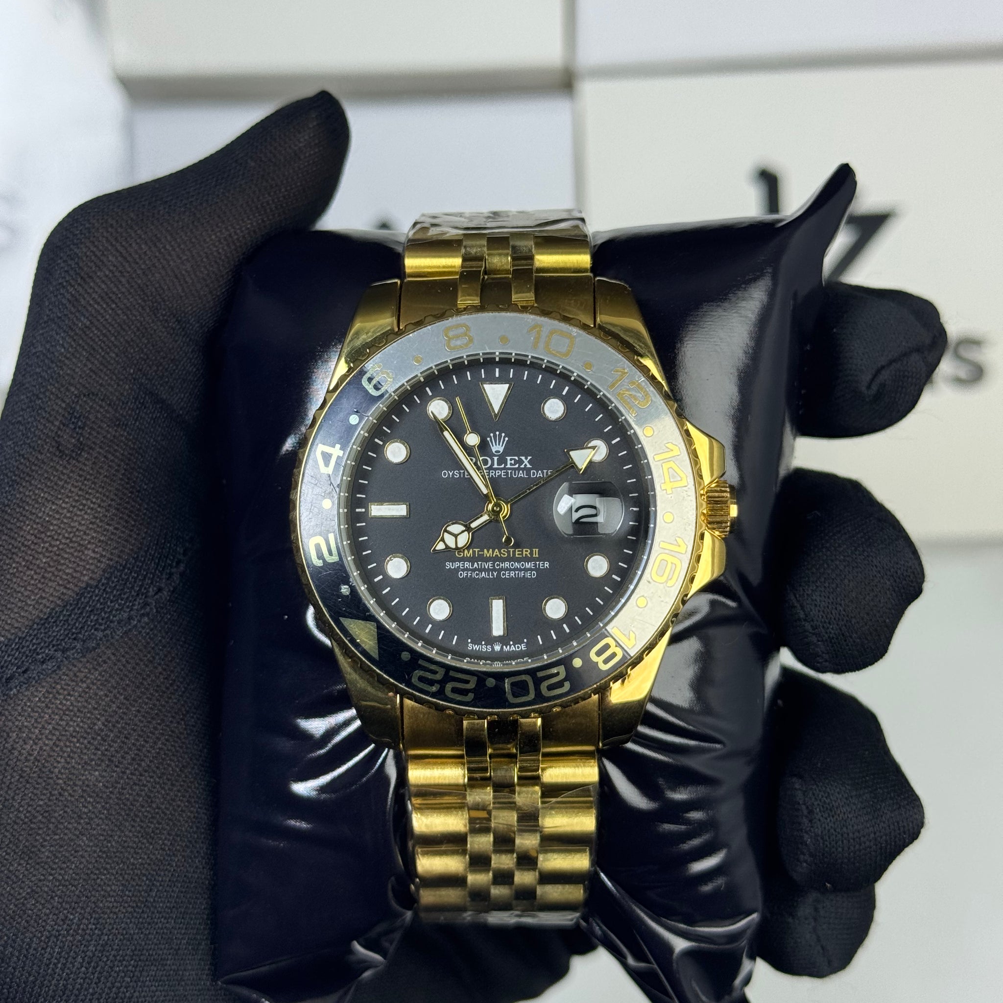 Rolex GMT 4 Niddle Golden Chain Rotating Bezel